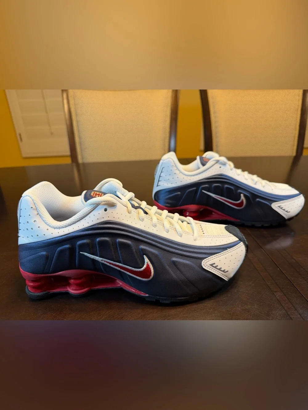 New Nike Shox R4 USA White Blue Sneaker Shoes Size US 6.5Y